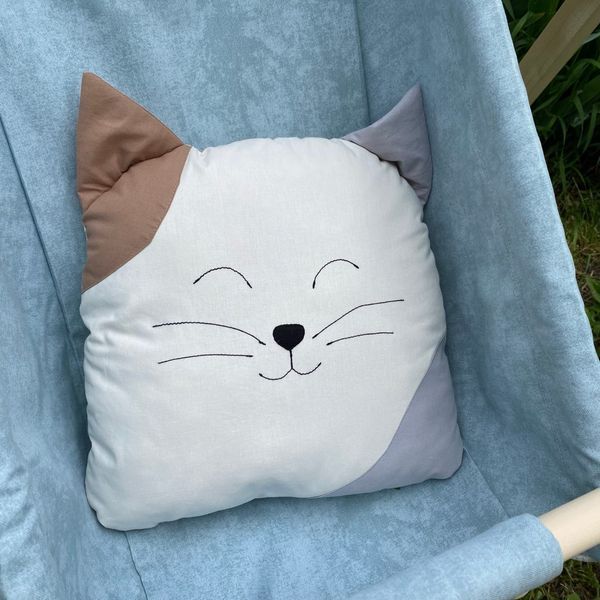 Подушка "Котик бежевий", декоративна подушка, подушка ручної роботи P - 01 фото
